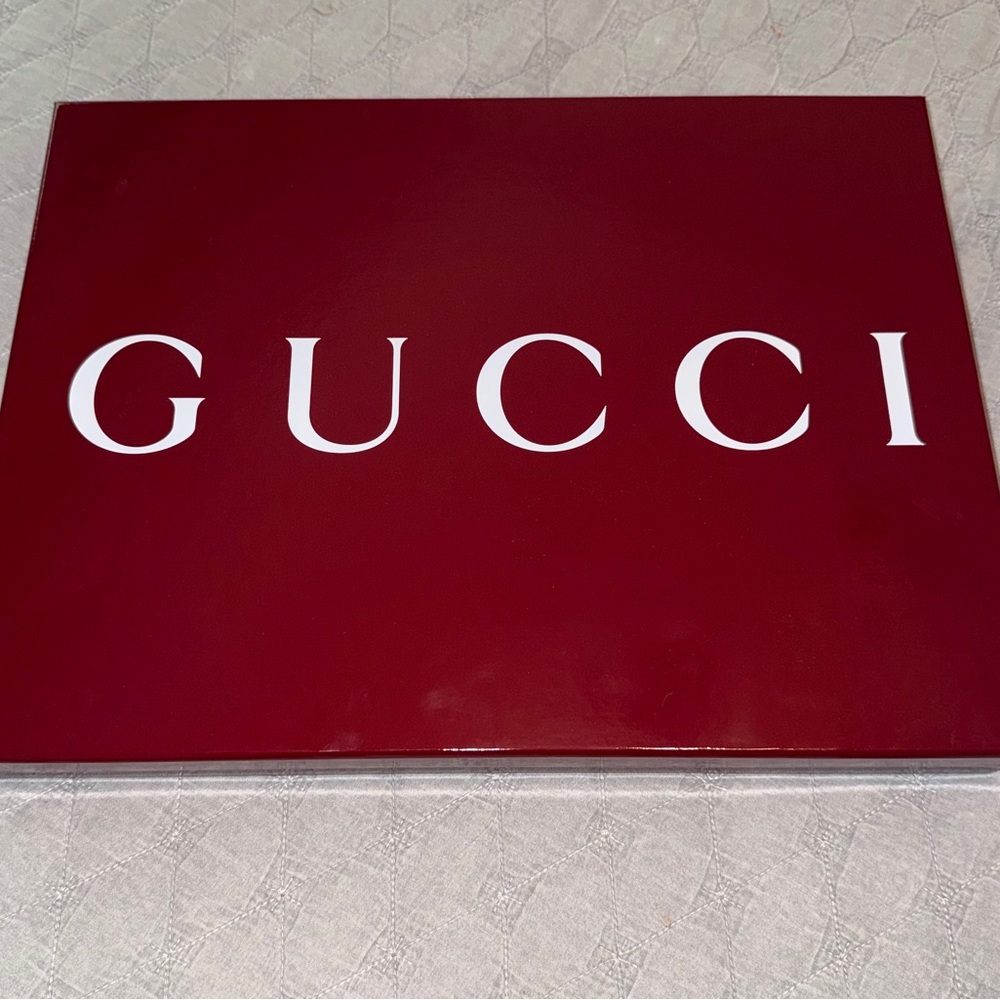 Gucci box